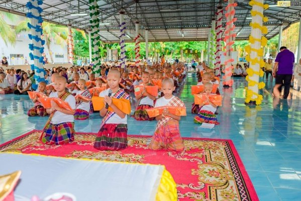 บรรพชาอุปสมบทหมู่เพื่อถวายเป็นพระราชกุศลแด่พระบาทสมเด็จพระปรมิทร มหาภูมพลอดุลยเดช มหิตลาธิเบศรามาธิบดี จักรีนฤบดินทร สยามินทราธิราช บรมนาถบพิตร และเพื่อน้อมสำนึกในพระมหากรุณาธิคุณของสมเด็จพระเทพรัตนราชสุดาฯ สยามบรมราชกุมารี ระหว่างวันที่ ๒ - ๑๖ เมษายน ๒๕๖๐
kubet ไทยคาสิโนออนไลน์