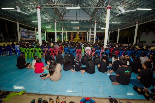 วันที่ ๒๒ ตุลาคม ๒๕๕๙ อบต.หนองโดนร่วมกับโรงเรียนบ้านหนองโดนประสาทวิทย์ , รพ.สต.หนองโดน , วัดหนองจิก และประชาชนตำบลหนองโดน จัดกิจกรรมน้อมเกล้าฯ ถวายอาลัย พระบาทสมเด็จพระปรมินทรมหาภูมิพลอดุลยเดช มหิตลาธิเบศรามาธิบดี จักรีนฤบดินทร สยามินทราธิราช บรมนาถบพิตร ณ วัดหนองจิก ตำบลหนองโดน อำเภอลำปลายมาศ โดย จัดพิธีบำเพ็ญกุศลสวดอภิธรรมถวายพระราชกุศล แด่พระบาทสมเด็จพระปรมินทรมหาภูมิพลอดุลยเดชฯ
แทงบอล ซอคเกอร์ลีก คะแนนฟุตบอล