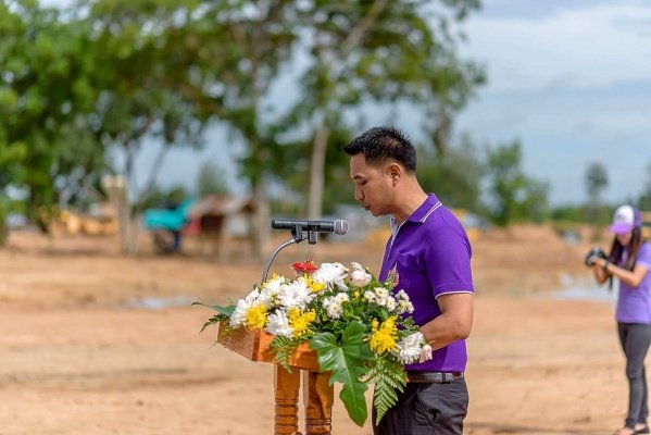 วันที่ ๒๑ กรกฎาคม ๒๕๕๙ องค์การบริหารส่วนตำบลหนองโดน ร่วมกับ ชมรมคนทำดีเพื่อพ่อของแผ่นดิน โรงเรียนบ้านหนองโดนประสาทวิทย์ รพ.สต.หนองโดน กำนัน ผู้ใหญ่บ้าน ส.อบต.หนองโดน อสม. กลุ่มแม่บ้านตำบลหนองโดน ในการจัดโครงการปลูกป่าเฉลิมพระเกียรติ ประจำปีงบประมาณ ๒๕๕๙
เว็บพนันอันดับ1 HUC99 เว็บตรง ไม่ผ่านเอเย่นต์