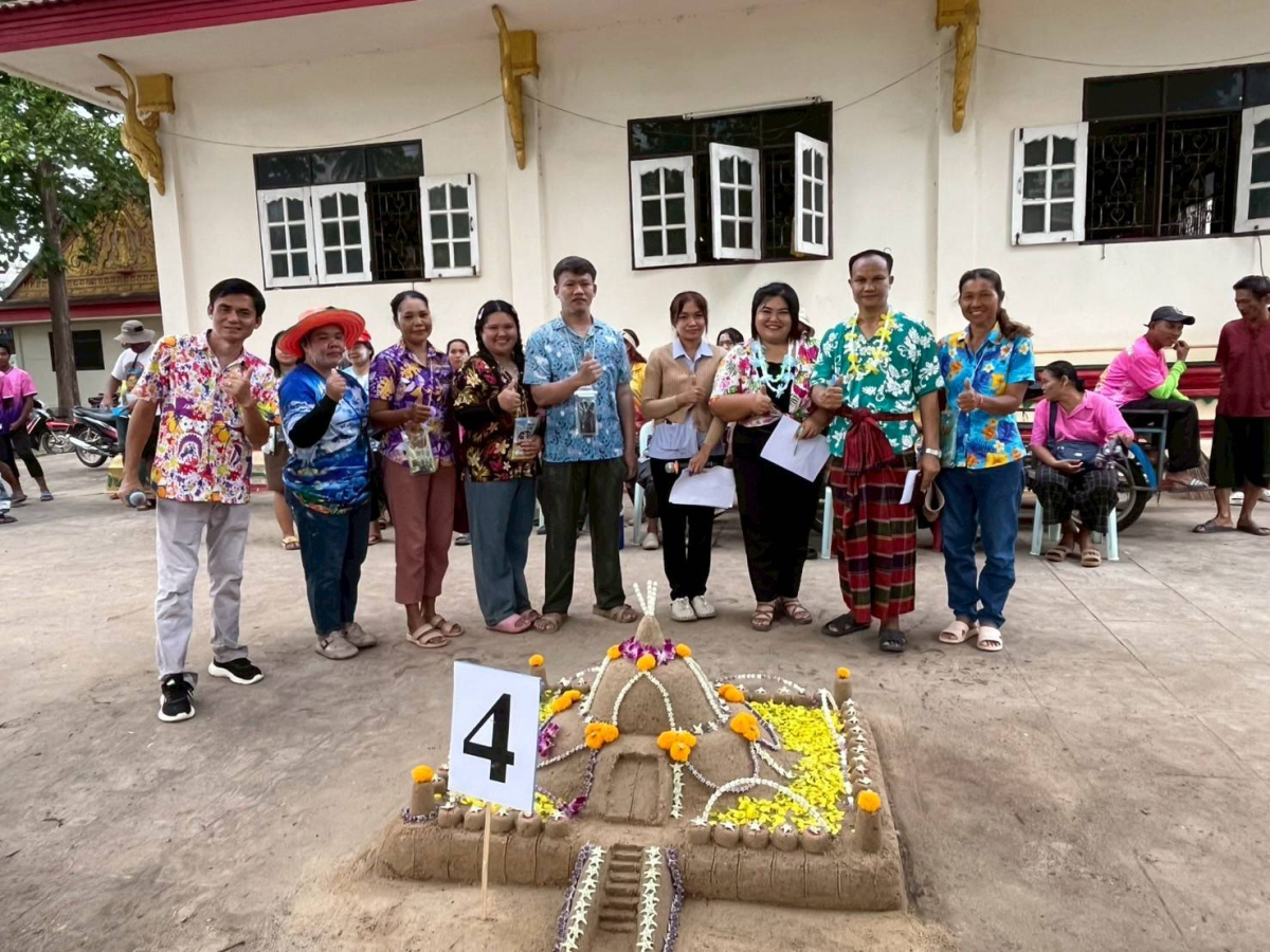 โครงการอนุรักษ์และสืบสานประเพณีสงกรานต์ ประจำปี พ.ศ. 2568 วันที่ 13 เมษายน 2368 องค์การบริหารส่วนตำบลหนองโดน ร่วมกับสมาชิกสภาองค์การบริหารส่วนตำบล กำนัน ผู้ใหญ่บ้าน สถานศึกษา ส่วนราชการและประชาชน ได้กำหนดจัดโครงการอนุรักษ์และสืบสานประเพณีสงกรานต์ ประจำปี พ.ศ.2568 ได้บูรณาการจัดกิจกรรมเนื่องในวันผู้สูงอายุ โดยจัดให้มีกิจกรรมทำบุญที่วัด สรงน้ำพระพุทธรูป สรงน้ำพระภิกษุสงฆ์ และการรดน้ำดำหัวขอพรผู้สูงอายุ การประกวดเทพีสงกรานต์ การประกวดผู้สูงอายุสุขภาพดี การประกวดก่อเจดีย์ทราย