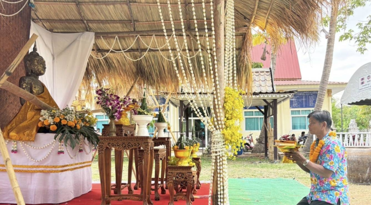 โครงการอนุรักษ์และสืบสานประเพณีสงกรานต์ ประจำปี พ.ศ. 2568  วันที่ 13 เมษายน 2368 องค์การบริหารส่วนตำบลหนองโดน ร่วมกับสมาชิกสภาองค์การบริหารส่วนตำบล กำนัน ผู้ใหญ่บ้าน สถานศึกษา ส่วนราชการและประชาชน ได้กำหนดจัดโครงการอนุรักษ์และสืบสานประเพณีสงกรานต์ ประจำปี พ.ศ.2568  ได้บูรณาการจัดกิจกรรมเนื่องในวันผู้สูงอายุ โดยจัดให้มีกิจกรรมทำบุญที่วัด สรงน้ำพระพุทธรูป สรงน้ำพระภิกษุสงฆ์ และการรดน้ำดำหัวขอพรผู้สูงอายุ การประกวดเทพีสงกรานต์  การประกวดผู้สูงอายุสุขภาพดี การประกวดก่อเจดีย์ทราย