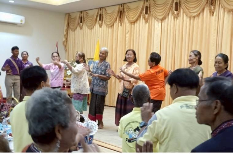  องค์การบริหารส่วนตำบลหนอง โดยกองสวัสดิการสังคม ได้จัดทำโครงการพัฒนาคุณภาพชีวิตผู้สูงอายุ ประจำปีงบประมาณ 2568  เมื่อวันที่ 25 เมษายน 2568 ณ เทศบาลตำบลขุนหาญ อำเภอขุนหาญ จังหวัดศรีสะเกษ โดยมีวัตถุประสงค์เพื่อเป็นการฟื้นฟูสุขภาพ ช่วยยืดเหยียดกล้ามเนื้อ ลดอาการปวดเมื่อยกล้ามเนื้อในผู้สูงอายุ กล้ามเนื้อของร่างกายมีความยืดหยุ่น ลดความตึงตัว ทำให้ร่างกายมีความผ่อนคลาย เพิ่มความแข็งแรง  ทำให้การเคลื่อนไหวของร่างกายดีขึ้น