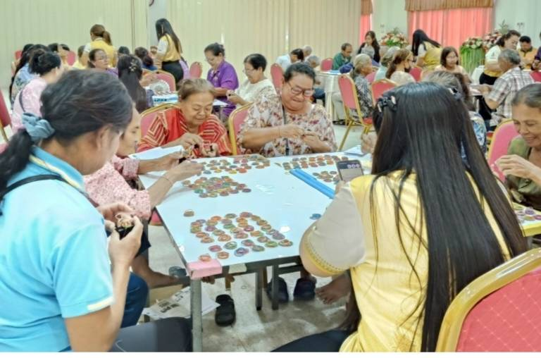  องค์การบริหารส่วนตำบลหนอง โดยกองสวัสดิการสังคม ได้จัดทำโครงการพัฒนาคุณภาพชีวิตผู้สูงอายุ ประจำปีงบประมาณ 2568  เมื่อวันที่ 25 เมษายน 2568 ณ เทศบาลตำบลขุนหาญ อำเภอขุนหาญ จังหวัดศรีสะเกษ โดยมีวัตถุประสงค์เพื่อเป็นการฟื้นฟูสุขภาพ ช่วยยืดเหยียดกล้ามเนื้อ ลดอาการปวดเมื่อยกล้ามเนื้อในผู้สูงอายุ กล้ามเนื้อของร่างกายมีความยืดหยุ่น ลดความตึงตัว ทำให้ร่างกายมีความผ่อนคลาย เพิ่มความแข็งแรง  ทำให้การเคลื่อนไหวของร่างกายดีขึ้น