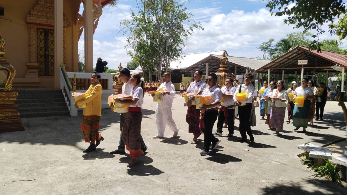 โครงการประเพณีแห่ีเทียนและถวายเทียนพรรษาองค์การบริหารส่วนตำบลหนองโดน
