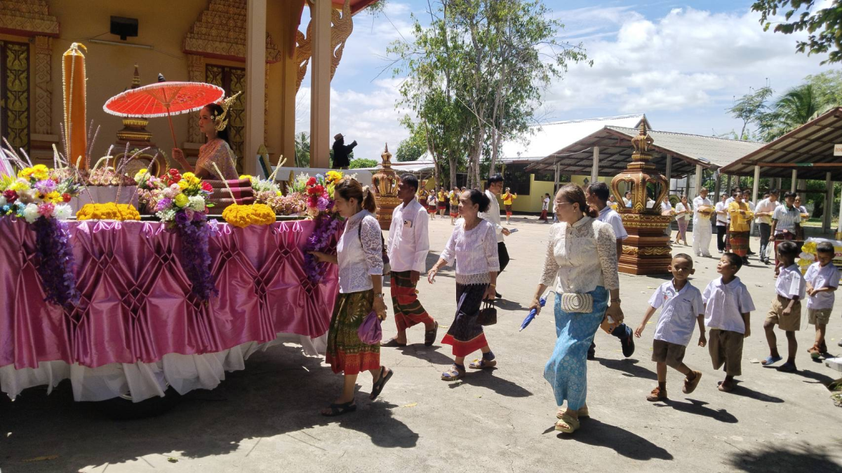 โครงการประเพณีแห่ีเทียนและถวายเทียนพรรษาองค์การบริหารส่วนตำบลหนองโดน
